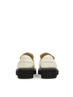 Półbuty skórzane off-white z czarną podeszwą