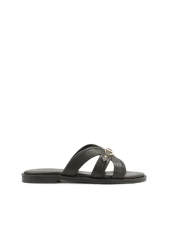 Skórzane klapki na płaskiej podeszwie z monogramem KAZAR