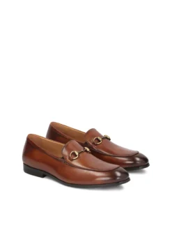 Skórzane loafersy męskie z metalową ozdobą