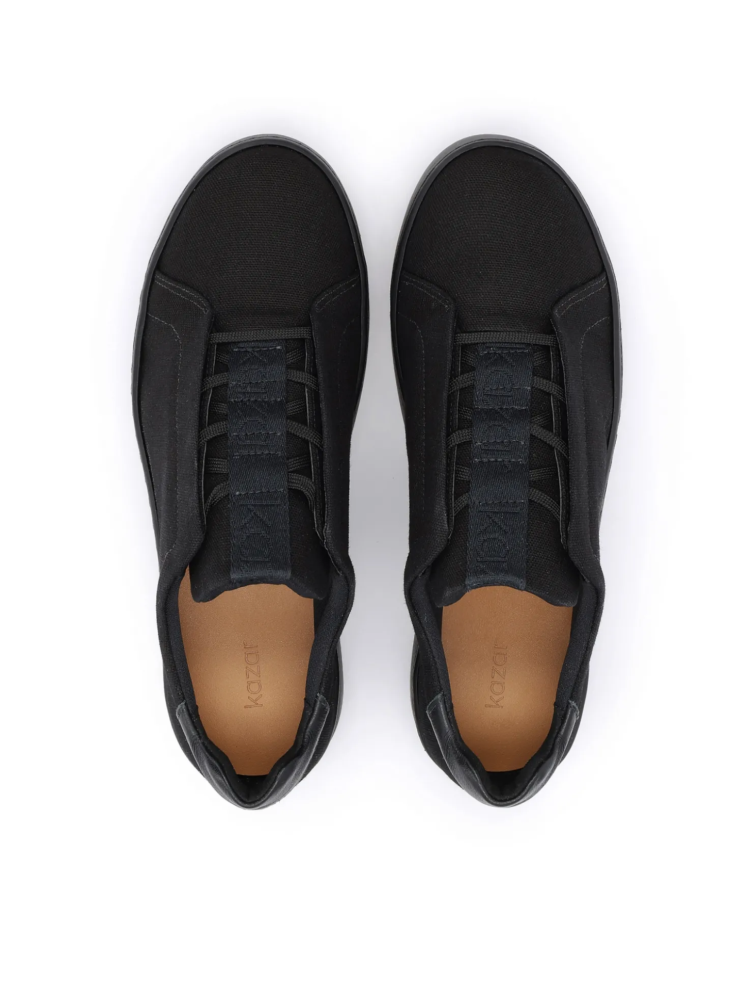 Sneakersy z tkaniny na grubszej podeszwie