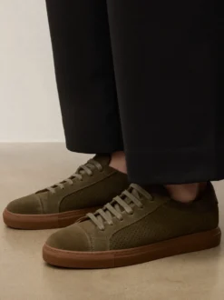 Sneakersy z zamszu z perforacją