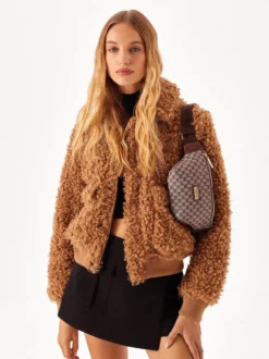 Stylowa nerka w monogramy