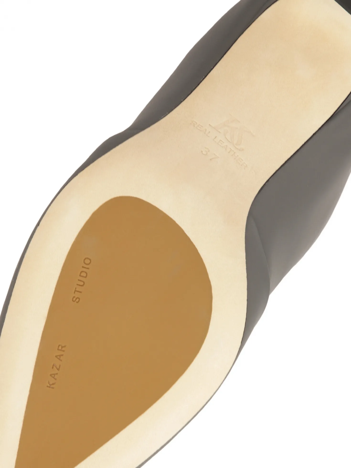 Szare botki na obcasie typu kitten heels