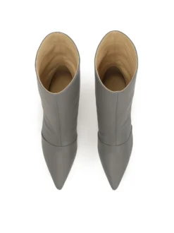 Szare botki na obcasie typu kitten heels