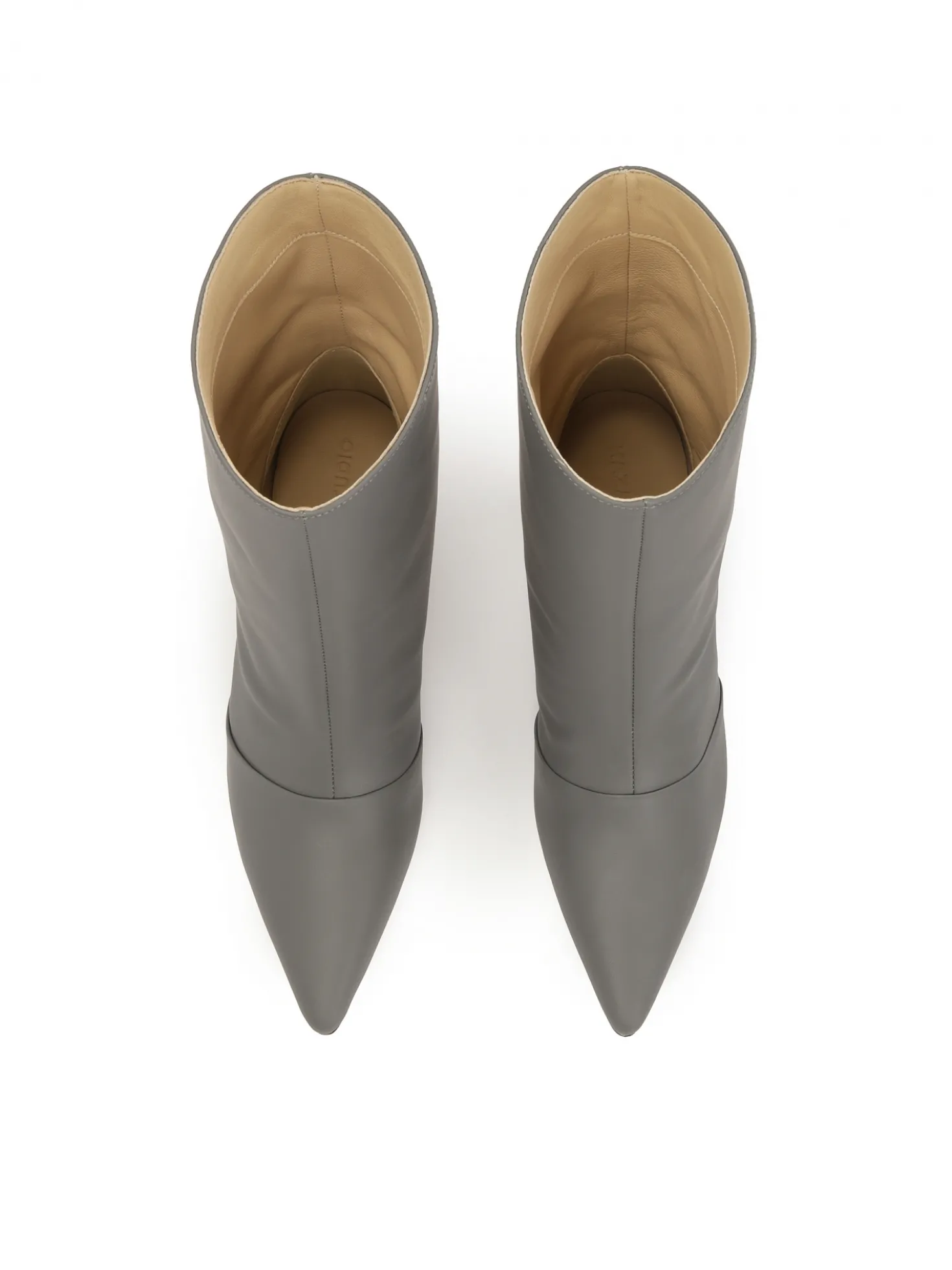 Szare botki na obcasie typu kitten heels