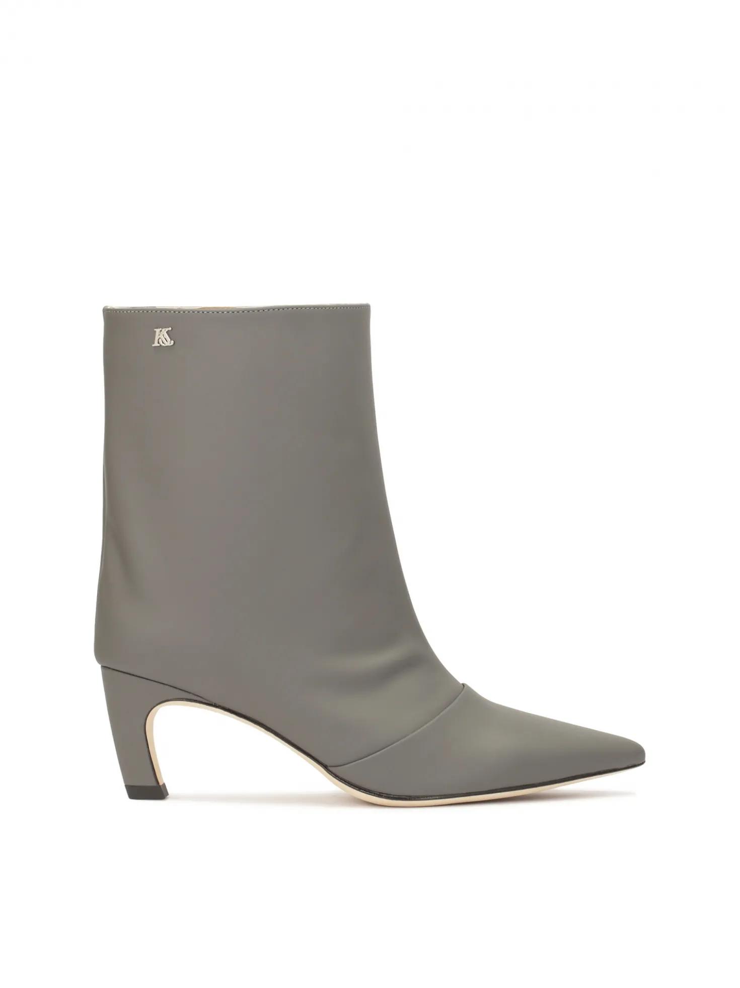 Szare botki na obcasie typu kitten heels