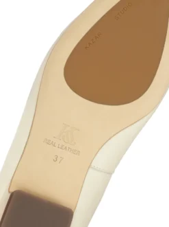 Wsuwane czółenka z naturalnej skóry z monogramem