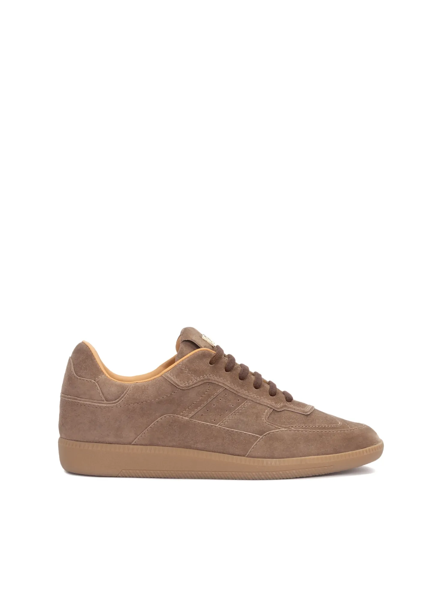 Zamszowe sneakersy z przeszyciami i perforacją