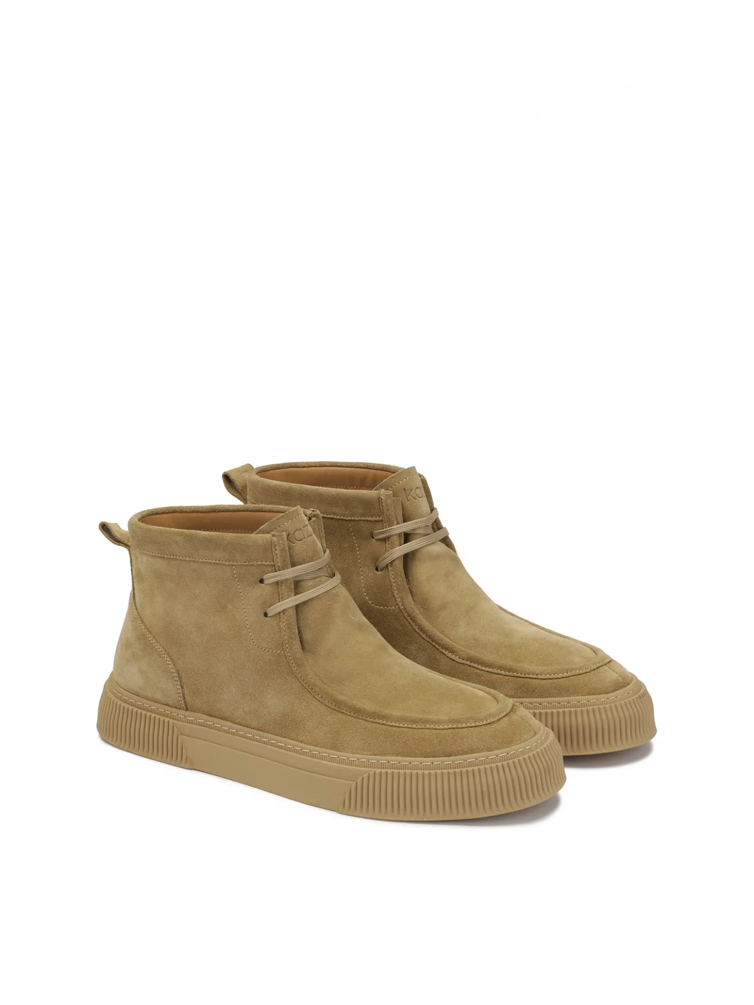 Zamszowe sneakersy z wyższą cholewką